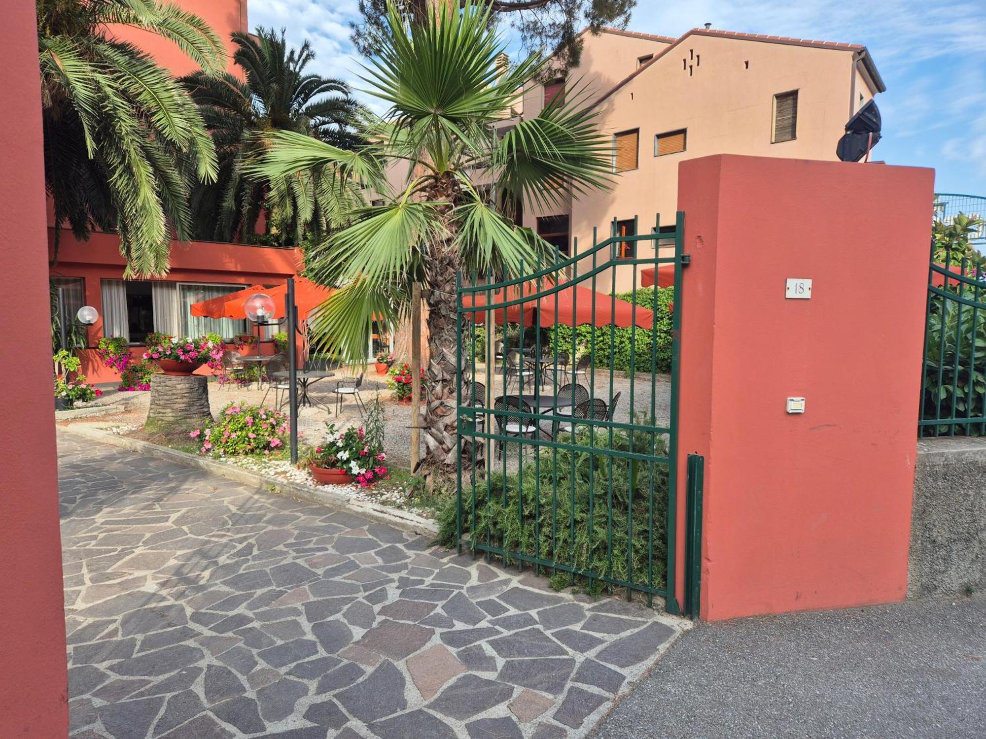 Deluxe 4 Bedrooms In Fegina Monterosso มอนเตรอสโซ อัล มาเร ภายนอก รูปภาพ